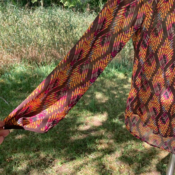 Blu Pepper: Ladies size medium sheer blouse in wonderful Fall colors! - Picture 4 of 8